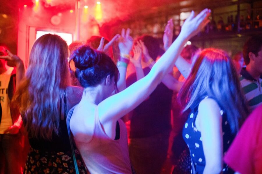 Amsterdam: City Center Bar Crawl and Nightlife Experience - Hosts make or break the night