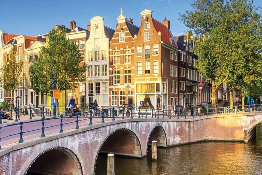 Amsterdam City Center Guided Walking Tour - 12 guests 2,5h - Why this walking tour works as an Amsterdam introduction