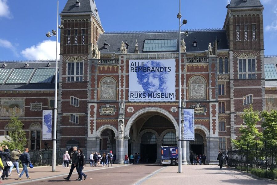 Amsterdam City Center Guided Walking Tour - 12 guests 2,5h - The Begijnhof and Amsterdam’s quieter side