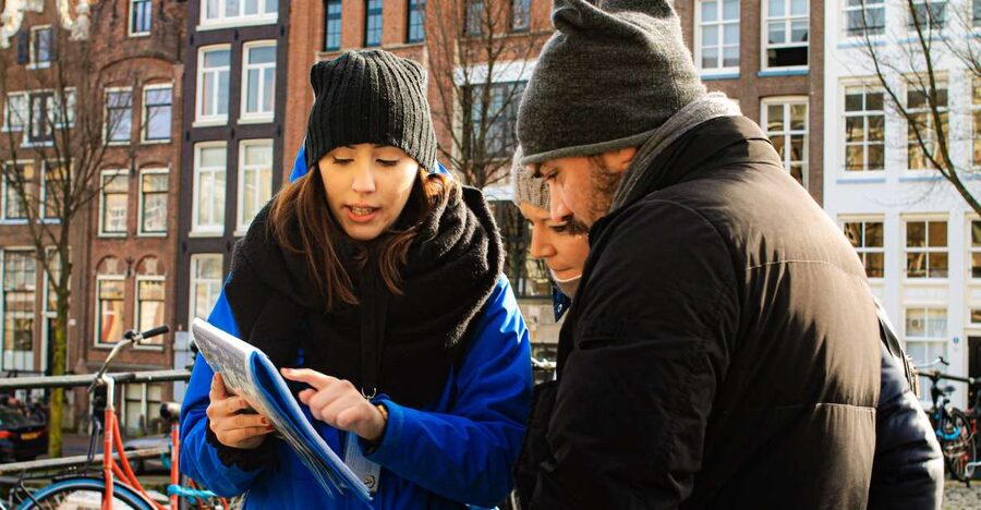 Amsterdam: City Center Walking Tour in italian - Dam Square, the Royal Palace, and Nieuwe Kerk