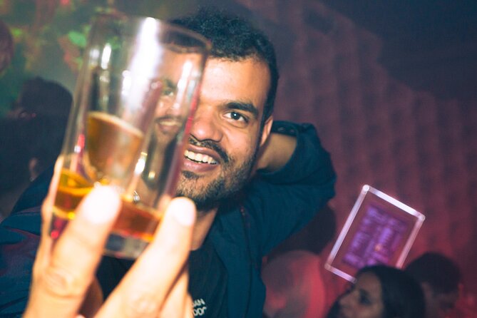 Amsterdam: City Centre Bar Crawl and Nightlife Experience - Moving through Leidseplein bars