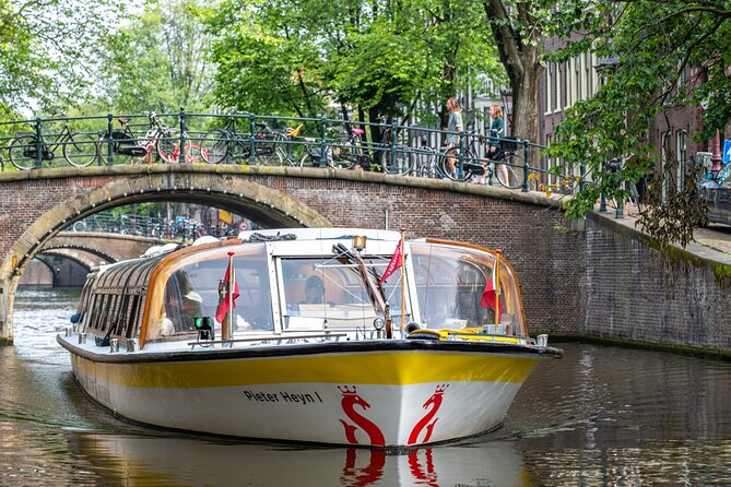 Amsterdam City Centre Cruise on heated boat with Audioguide - Why Amsterdam looks different from the canals