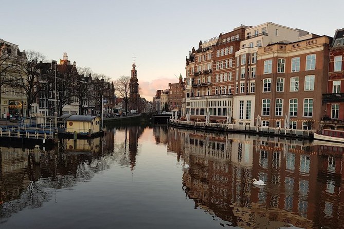 Amsterdam City & Countryside Tour: The Best of both Worlds - The guide question deserves attention