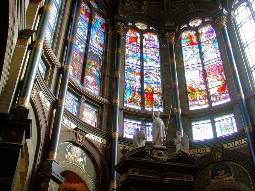 Amsterdam: City Highlights Walking Tour - Damrak, shops, and the city’s central stage
