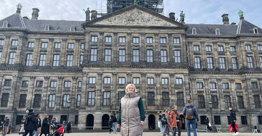 Amsterdam: City Highlights Walking Tour - St. Nicholas Basilica and the old waterfront
