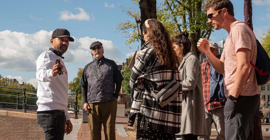 Amsterdam City walking tour - Reading Amsterdam through its canals