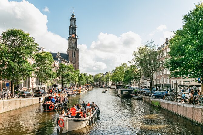 Amsterdam Classic Saloon Boat Canal Cruise with Live Guide - Open boat or classic saloon, depending on the sky