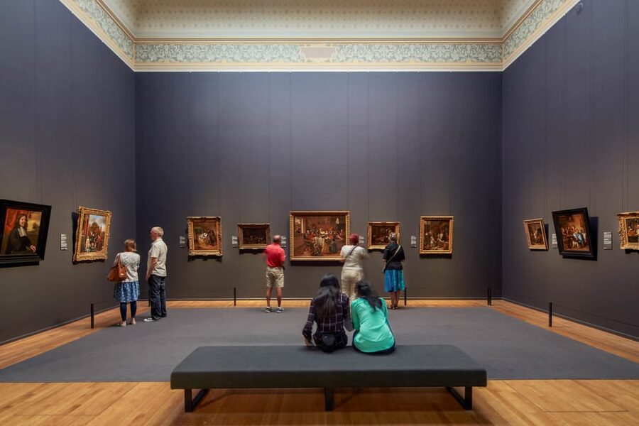Amsterdam: Combo Rijksmuseum & Hop-On Hop-Off Bus - Red Line stops from Central Station to Museumplein