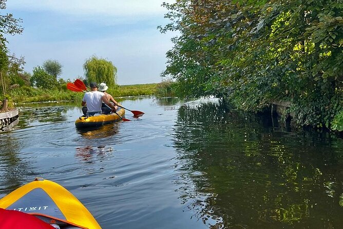 Amsterdam Countryside Bike and Kayak Tour - Kayaking through Watergang’s wetlands