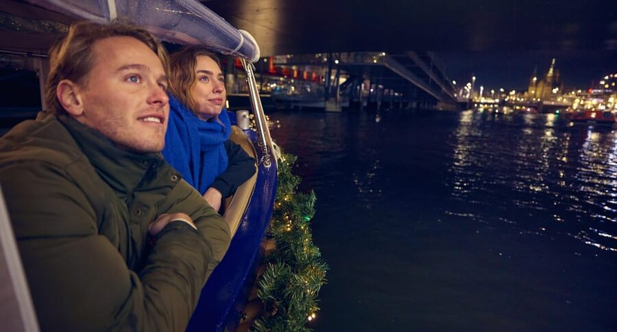 Amsterdam: Cozy Evening Canal Cruise With Open Bar Option - Rain, comfort, and the boat itself