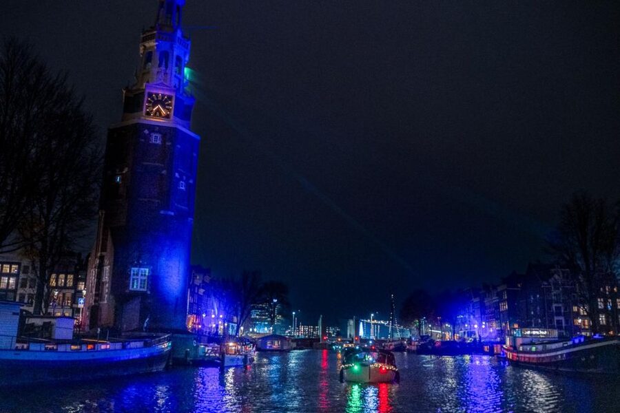 Amsterdam: Cozy Evening Canal Cruise With Open Bar Option - Rokin and the Anne Frank House area