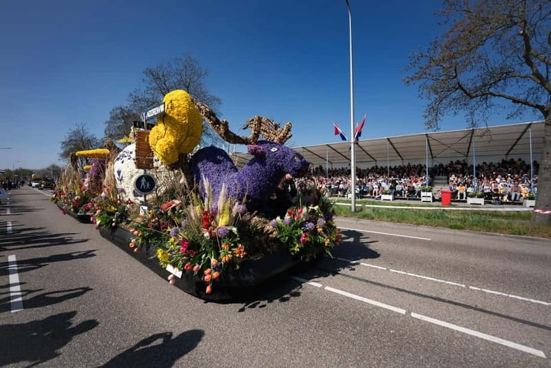 Amsterdam: Day Trip to Flower Parade & Keukenhof on April 18 - Why April 18 is a special day for flower lovers