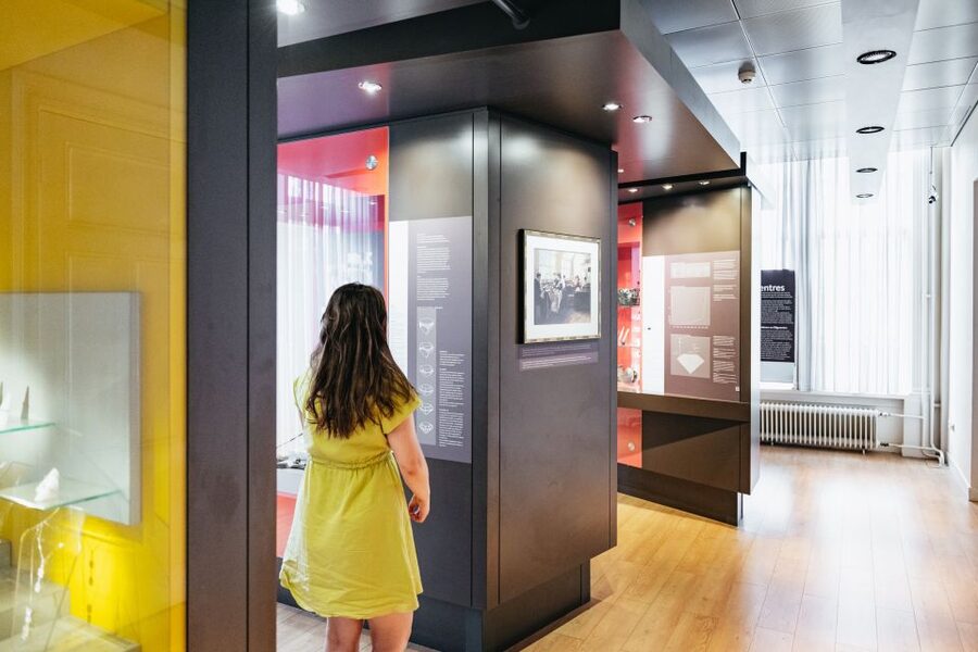 Amsterdam: Diamond Museum Entrance Ticket - The Laser Room turns the visit into a game