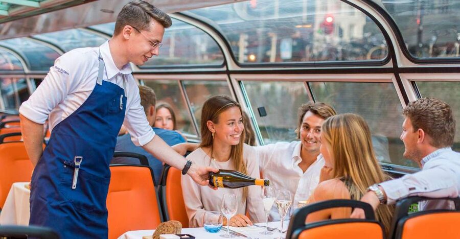 Amsterdam: Dinner Cruise with 4-Course Menu - Key things to know before you book