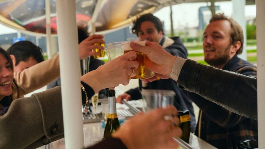 Amsterdam: Dutch Beer Bike Blast Tour with Onboard Bar - How the group size changes the mood