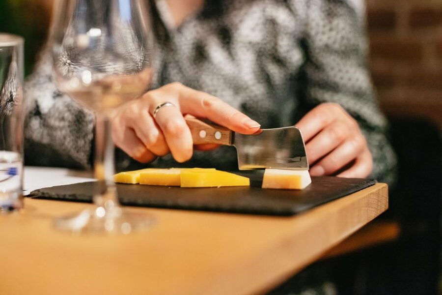Amsterdam: Dutch Cheese Tasting Experience with Wine - The 20 percent shop discount