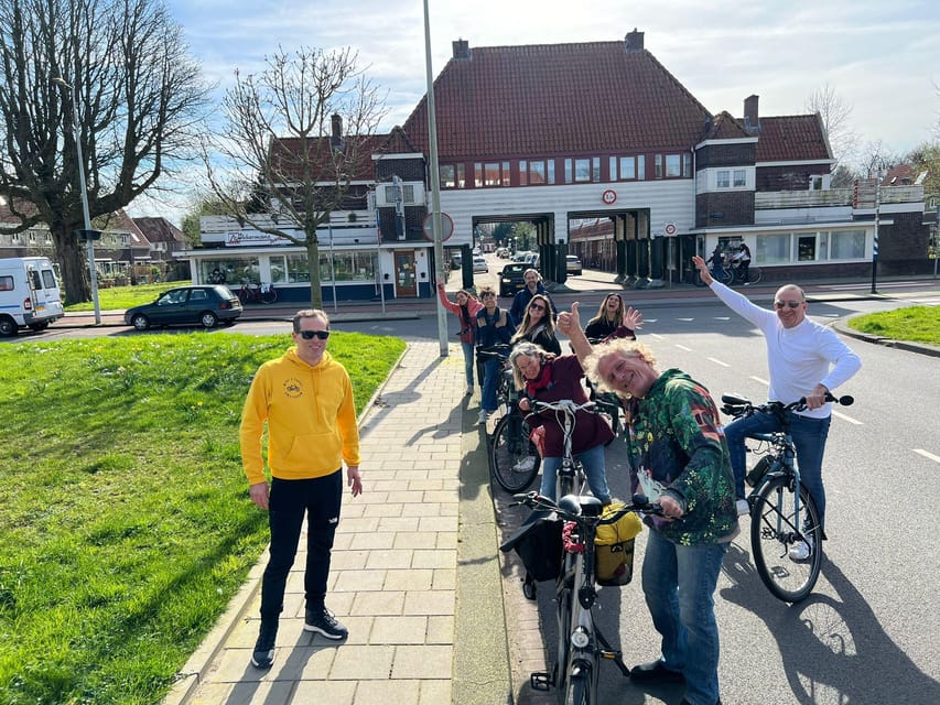 Amsterdam: Dutch Countryside E-Bike with Cheese & Clogs - Monnickendam and the quieter side of Waterland