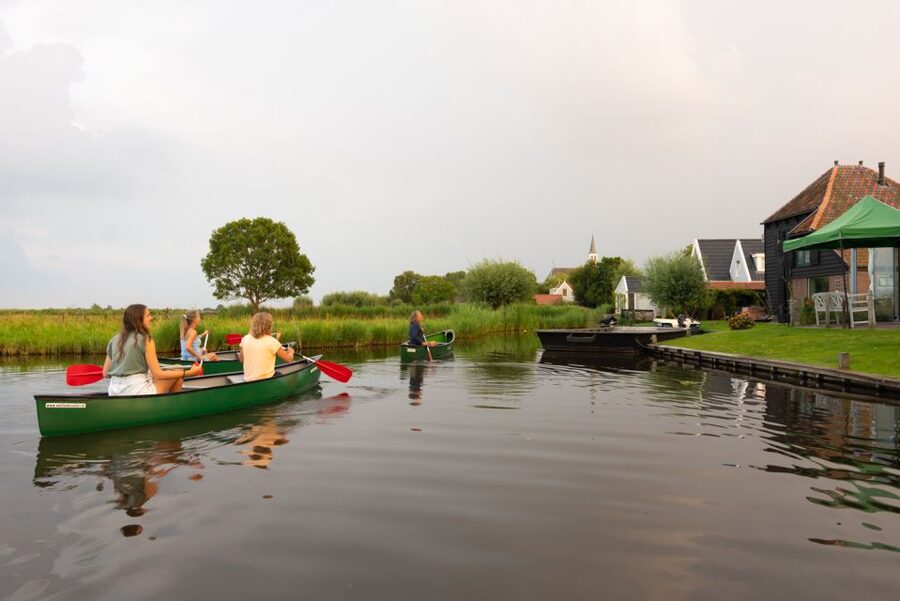 Amsterdam: Dutch Countryside Sunset Canoe Tour - Why this canoe trip feels different from Amsterdam sightseeing