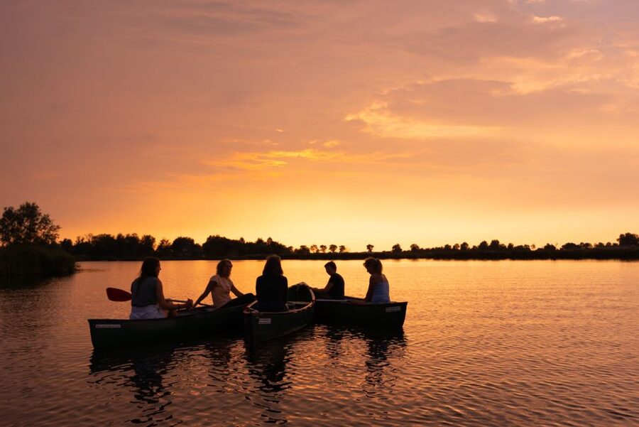 Amsterdam: Dutch Countryside Sunset Canoe Tour - Who will enjoy this outing most