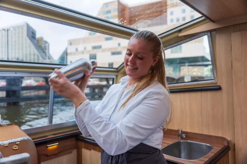Amsterdam: Evening Cocktail Cruise along the canals - Why Amsterdam looks best from the water after dark