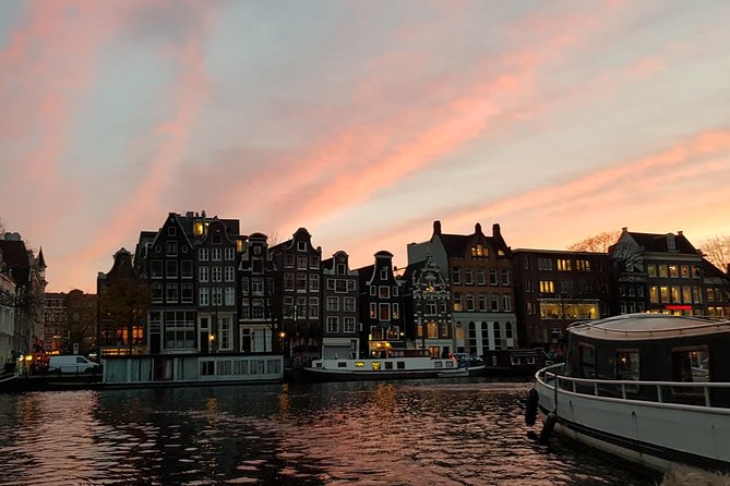 Amsterdam Evening Cosy & Small Cruise & Drinks and Bites - Sunset - Drinks, cheese, crackers, and Dutch treats