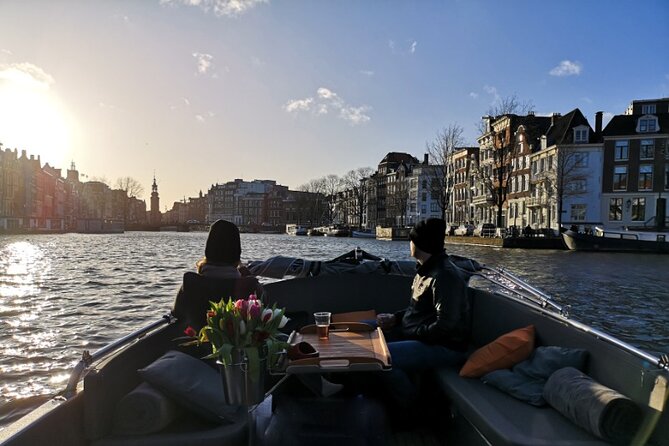 Amsterdam Evening Cruise in Small Group - From the Amstel to the dancing houses