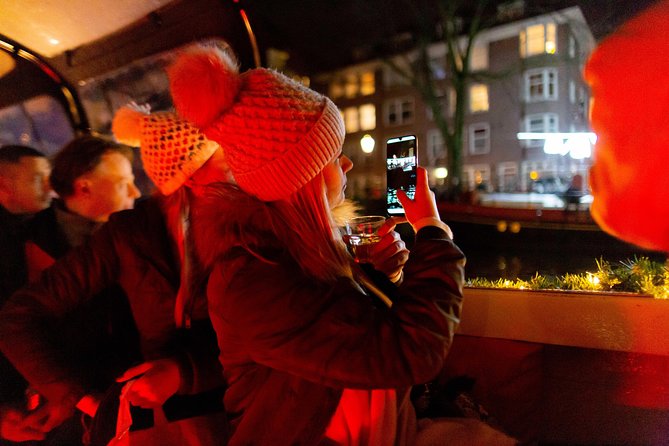 Amsterdam Evening Cruise with Onboard Bar - What the onboard bar adds to the evening
