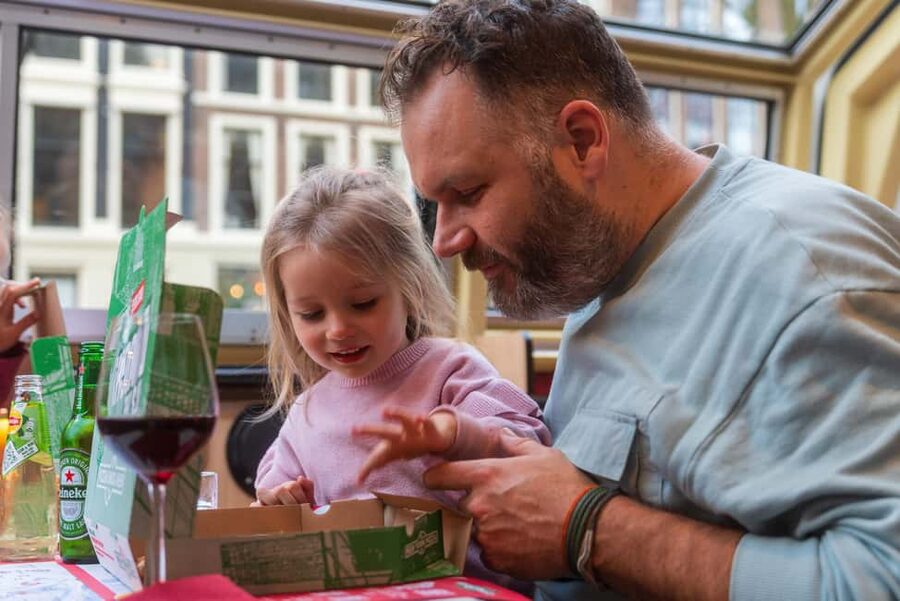 Amsterdam: Evening Pizza Cruise Along the Canals - Passing Amsterdam’s Canal Belt