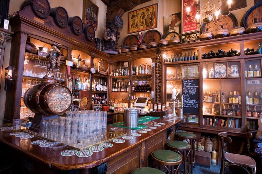 Amsterdam: Exclusive Red Light District Tour and Drink - Chinatown and the Oude Kerk area