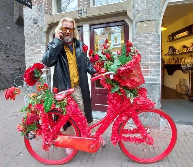 Amsterdam: Explore Canals, Guided Tour on Flower Bikes - Starting near Central Station