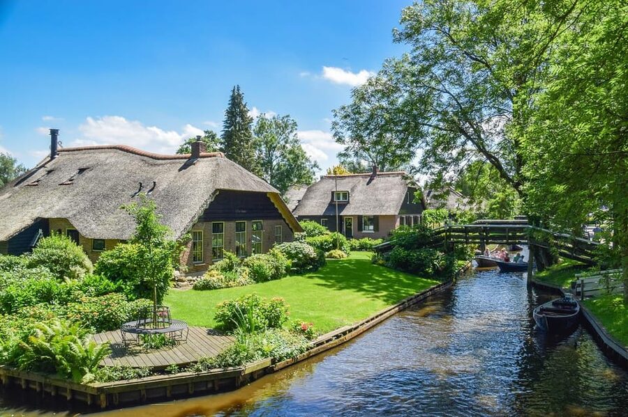 Amsterdam: Explore Giethoorn in a Private Tour with Driver - Who Will Get the Most From This Tour?