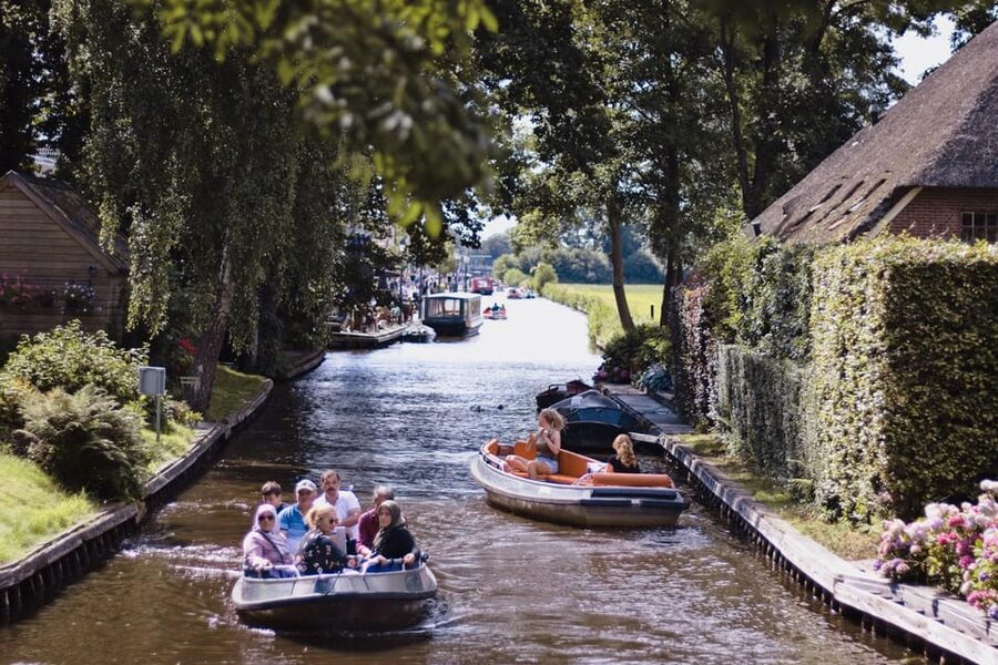 Amsterdam: Explore Giethoorn in a Private Tour with Driver - Timing, Flexibility, and Practical Details