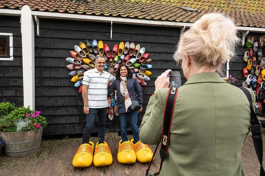 Amsterdam: Explore Zaanse Schans: Half-Day Luxury Coach Trip - Choosing between the three departure times