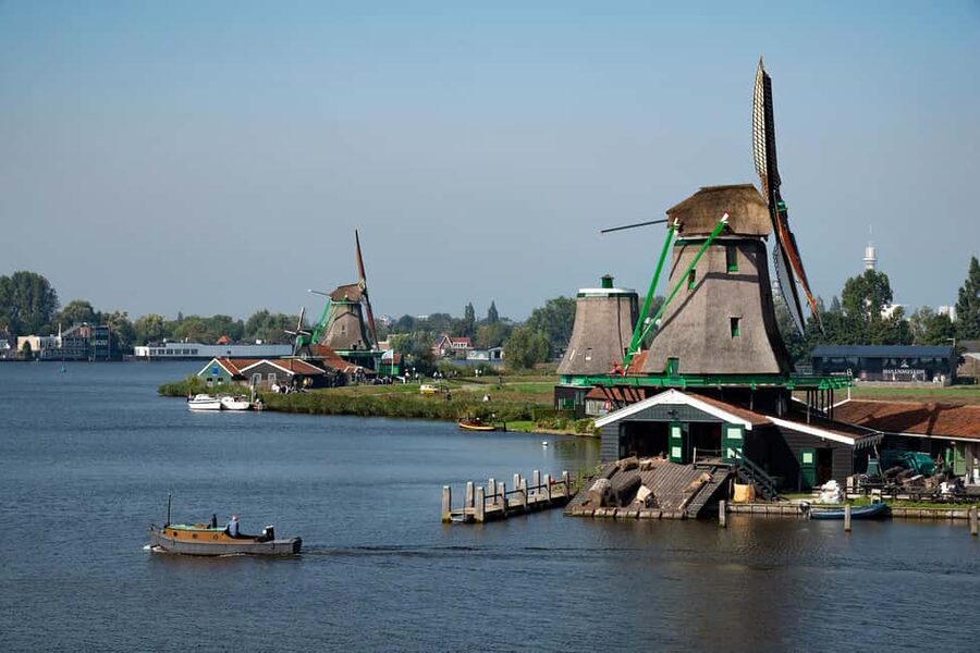 Amsterdam: Explore Zaanse Schans: Half-Day Luxury Coach Trip - Starting at This is Holland near Amsterdam Central