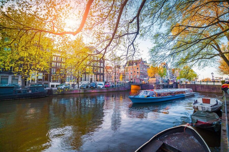 Amsterdam Family Friendly Historical Walking Tour - The former Jewish Quarter adds weight to the route