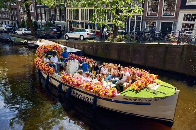 Amsterdam Flower Boat Canal Cruise with Local Guide - Why this flower boat works well for a first look at Amsterdam