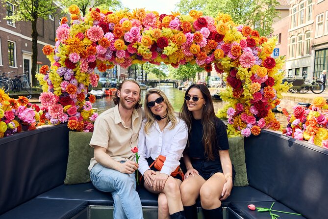 Amsterdam Flower Boat Canal Cruise with Local Guide - Herengracht and the city’s trading past