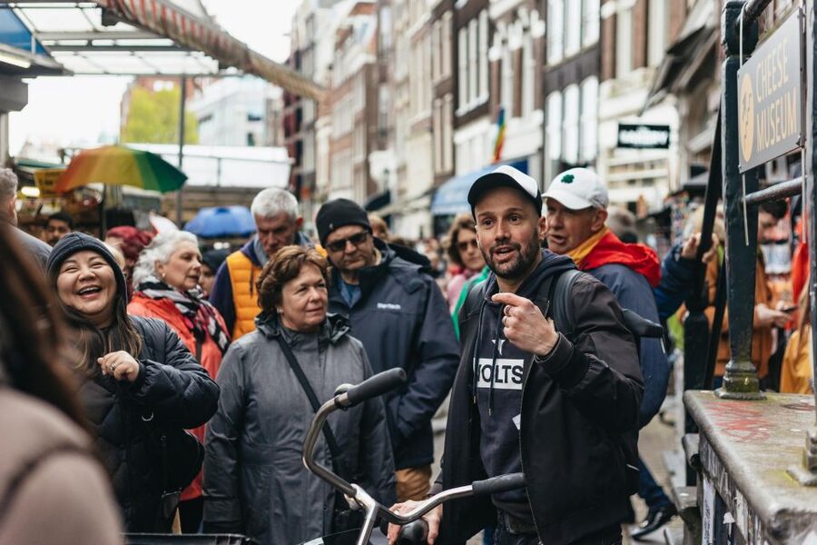Amsterdam: Food and Culture Walking Tour with Tastings - Stroopwafels and apple tart finish the afternoon