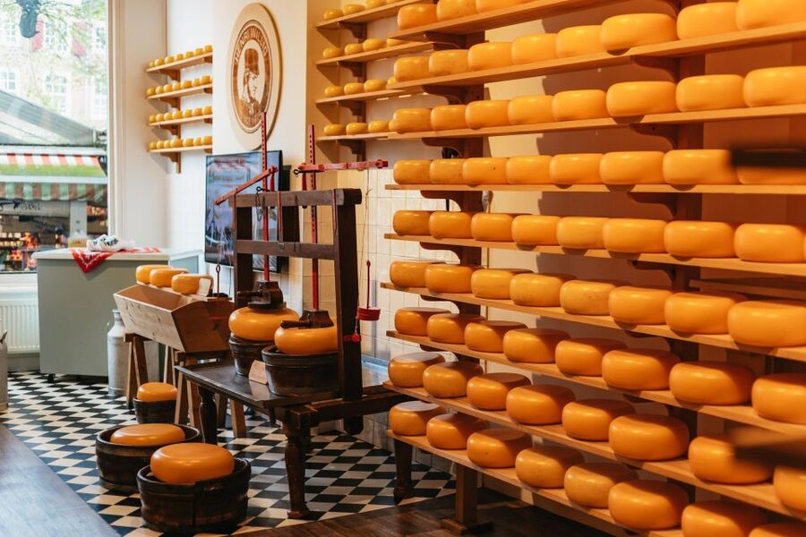 Amsterdam: Food and Culture Walking Tour with Tastings - The Anne Frank House and Westerkerk