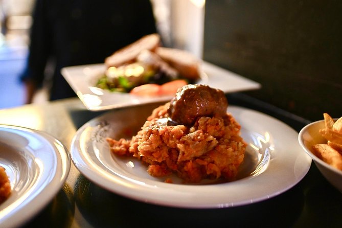 Amsterdam Food Tour of 10+ Local Classic Tastings in Jordaan Area - How much walking and group time to expect