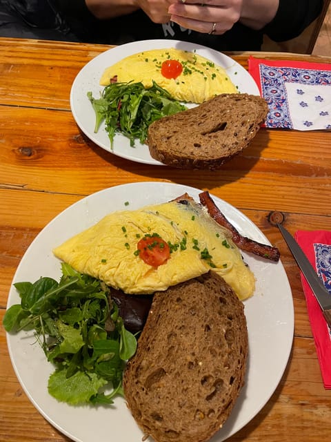 Amsterdam: Food Walking Tour - Trying local herring