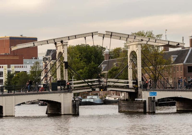 Amsterdam: German Canal Cruise with Unlimited Drinks Option - Hortus Botanicus and the Portuguese Synagogue