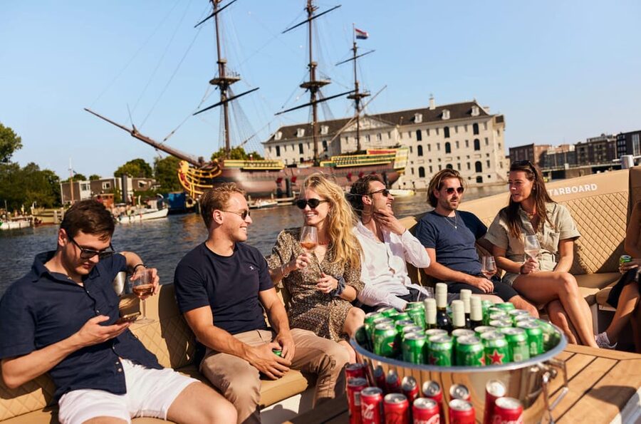 Amsterdam: German Guided Canal Cruise with on Board Bar - What the German guide adds