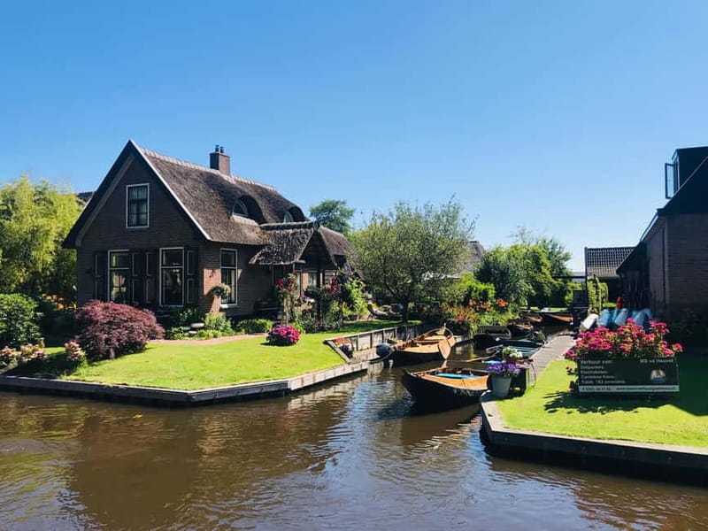 Amsterdam: Giethoorn, Afsluitdijk and Zaanse Schans Day Trip - Zaanse Schans: windmills with a working-craft focus