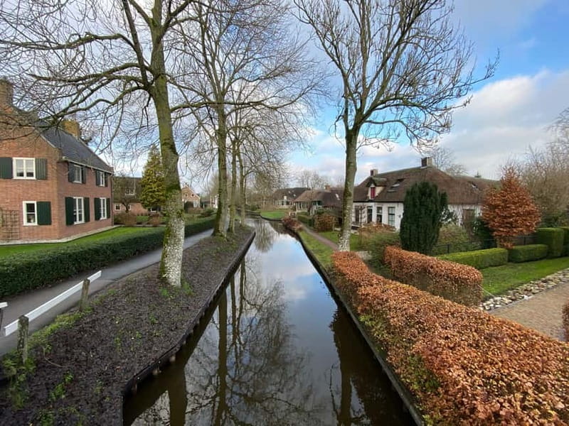 Amsterdam: Giethoorn, Afsluitdijk and Zaanse Schans Day Trip - Timing, comfort, and who should book