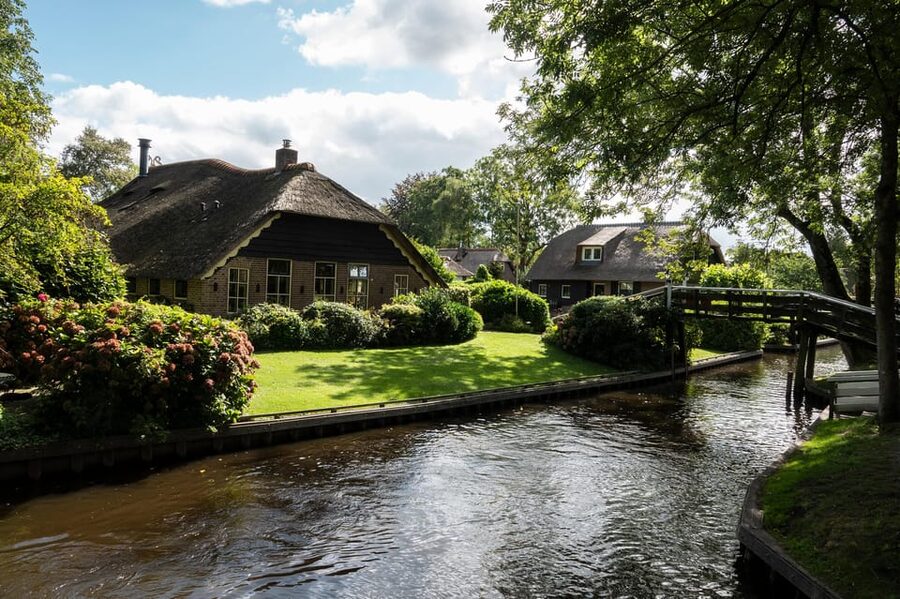 Amsterdam: Giethoorn Tour Scenic Cruise, Cheese & Free Time - Should you book it?