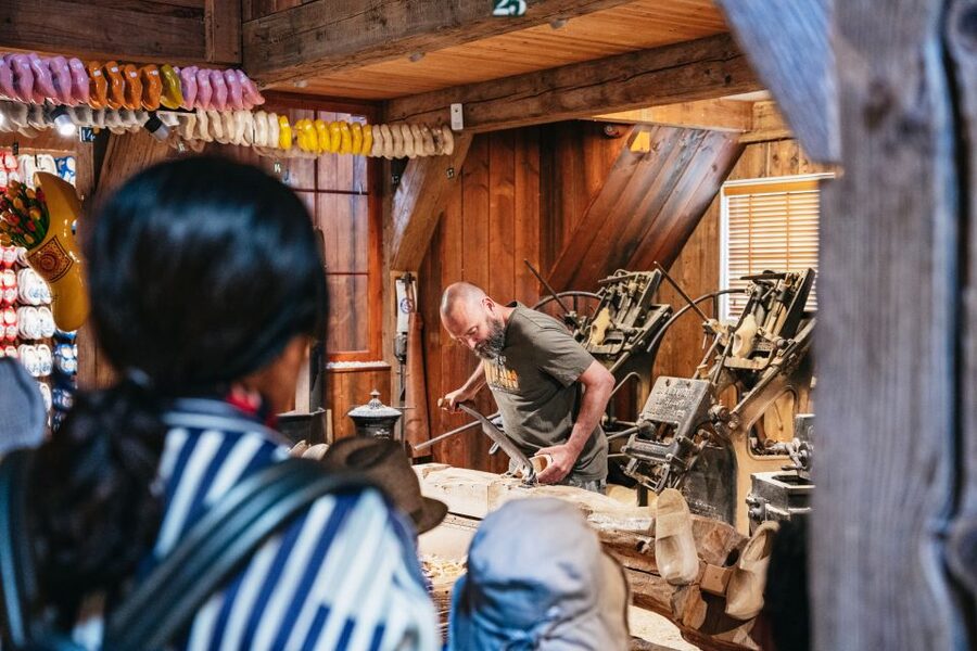 Amsterdam: Giethoorn, Volendam, and Zaanse Schans Tour - Why this day trip works for seeing North Holland