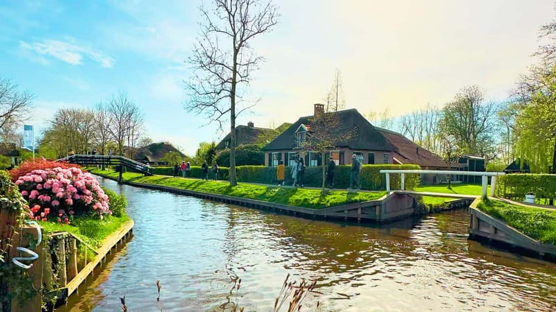 Amsterdam: Giethoorn & Zaanse Schans Small Group Day Trip - Timing, comfort, and the long ride home