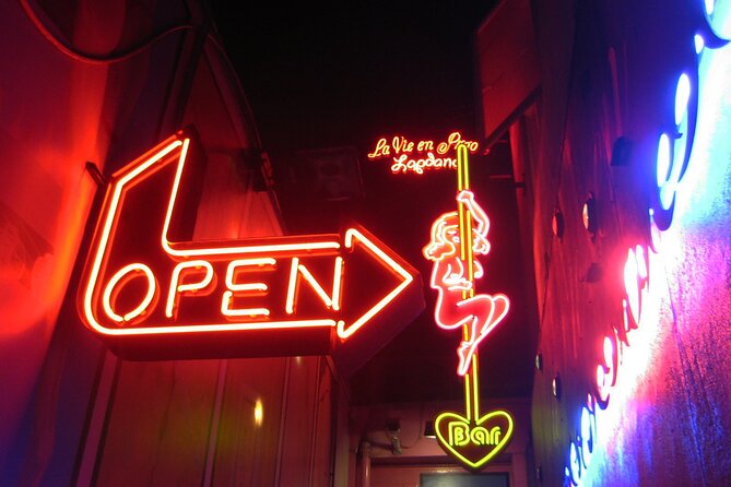 Amsterdam: Guided Red Light District and City Walking Tour - Geldersekade 2 puts you near the old city