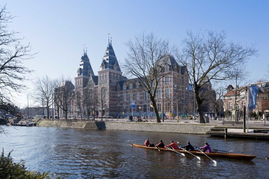 Amsterdam: Guided Rijksmuseum Tour in Spanish - Following Dutch art from early masters to Van Gogh